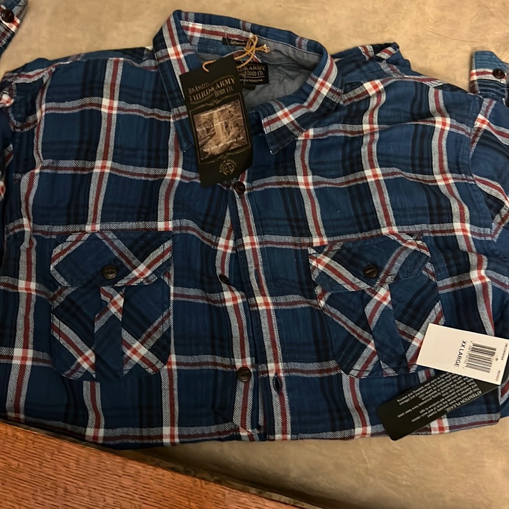 Mens XXL button down shirt